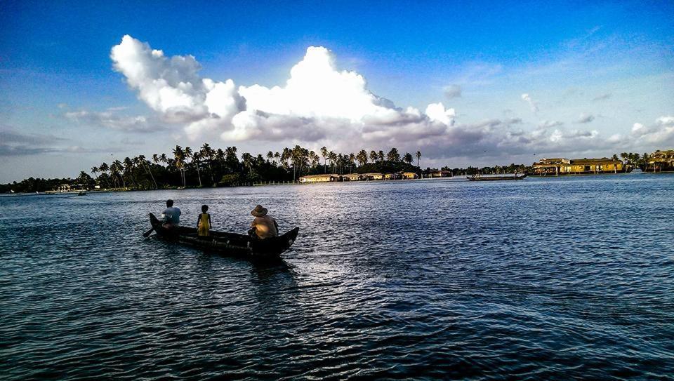 Sea Breeze Beach Home Alappuzha Εξωτερικό φωτογραφία