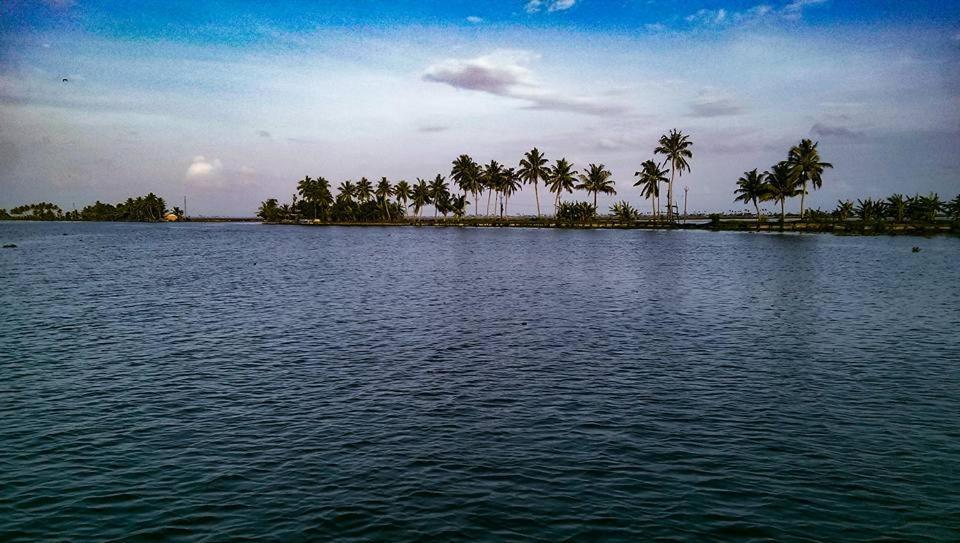 Sea Breeze Beach Home Alappuzha Εξωτερικό φωτογραφία
