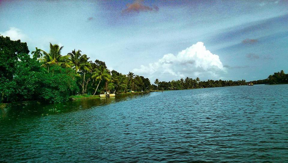 Sea Breeze Beach Home Alappuzha Εξωτερικό φωτογραφία